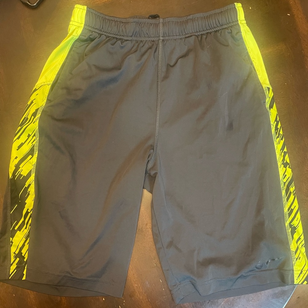 Boys XL Nike basketball shorts